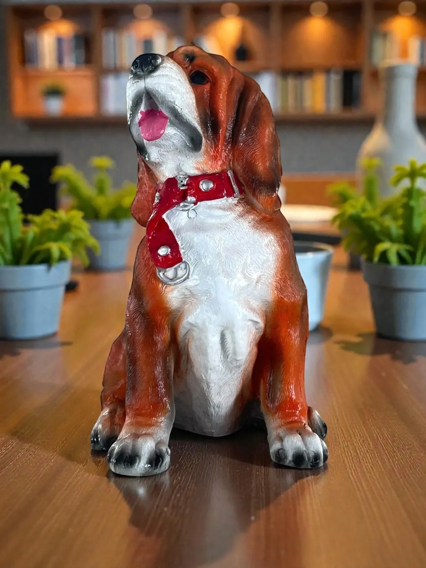 (H)BroWn Dog sitting