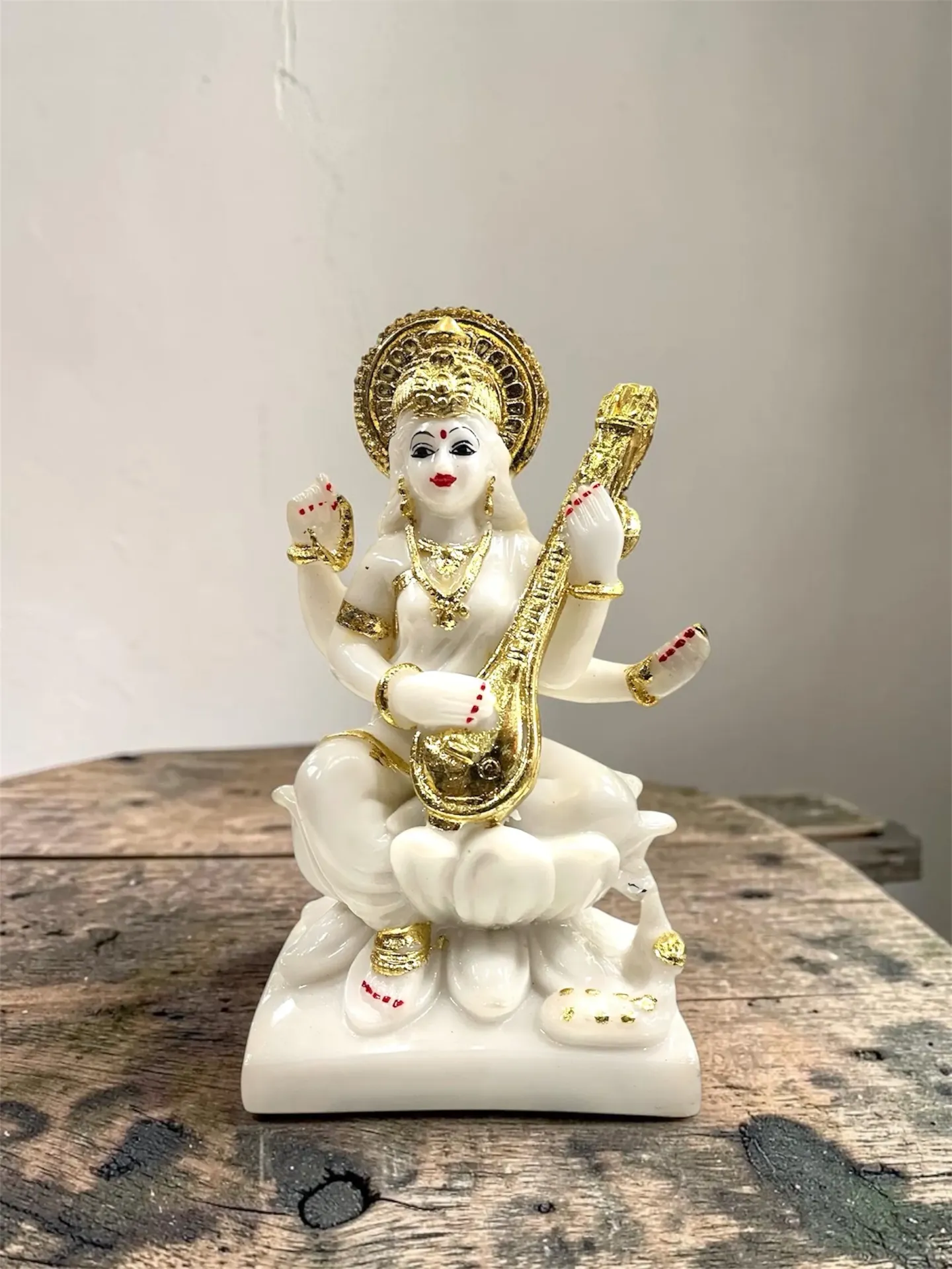 Marbel D. Gold work Saraswati (m)
